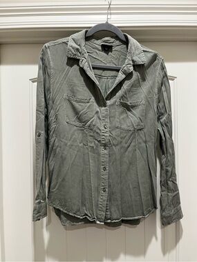 Lightweight Sage Green Button-Up Shirt
